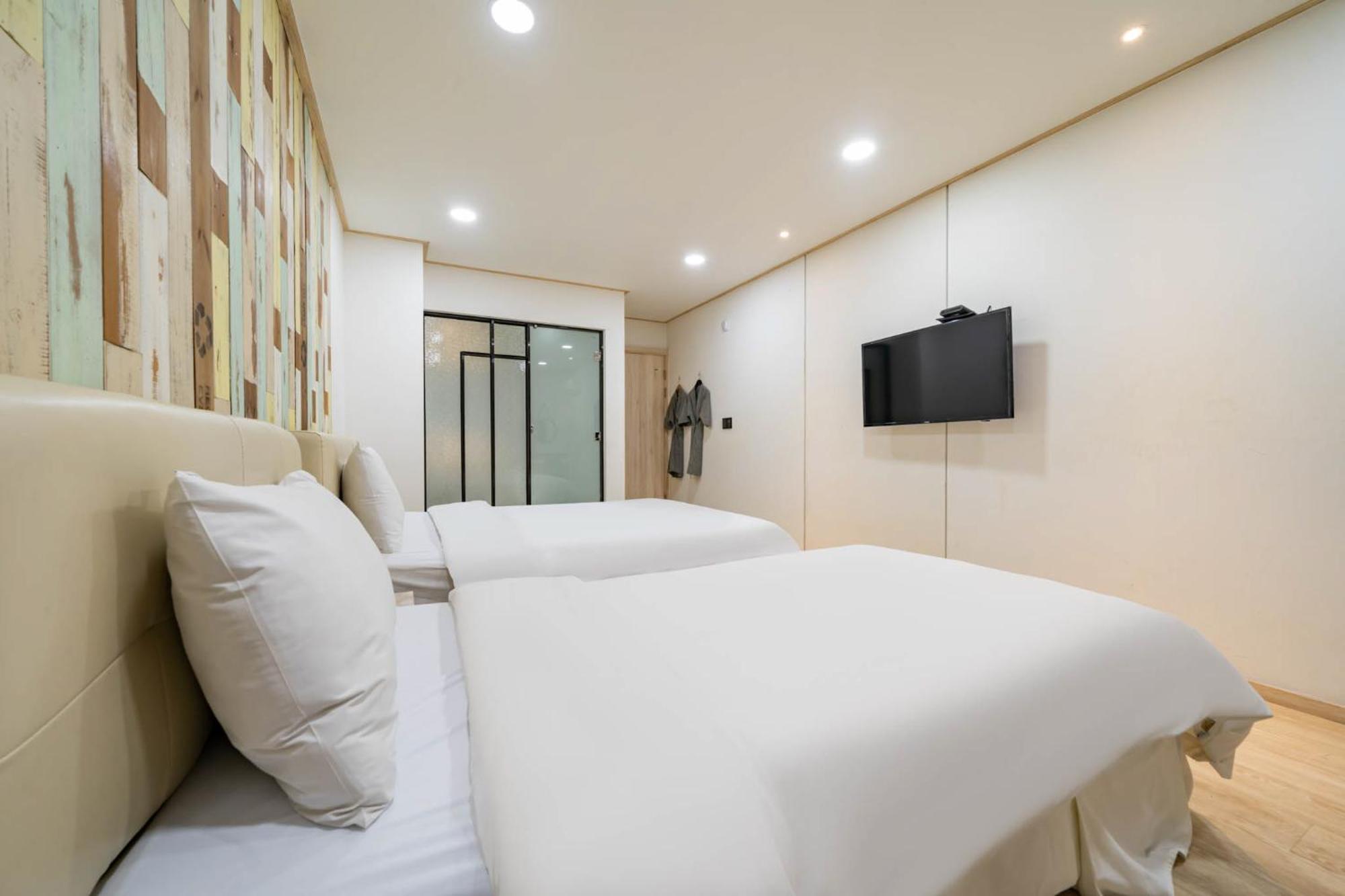 Gangneung Gyeongpodae Hotel Cube Exterior photo