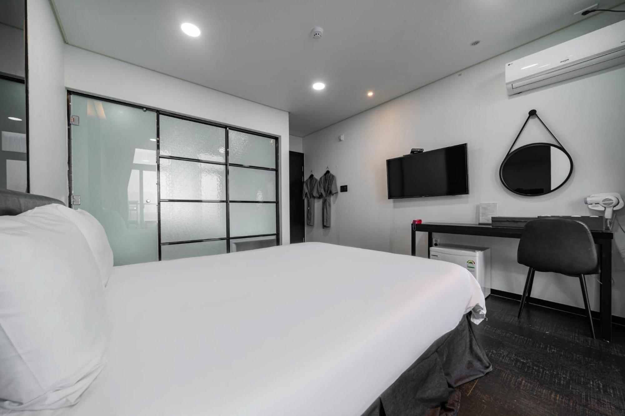 Gangneung Gyeongpodae Hotel Cube Exterior photo